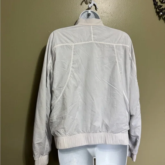 Lululemon Bombs Away Reversible Jacket White/Gray Printed Nylon Size L - Picture 2 of 10